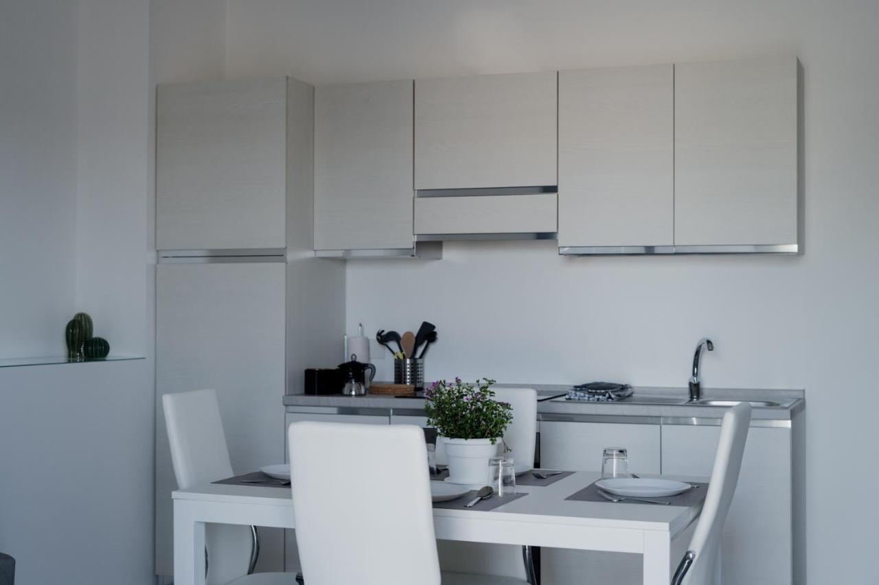 Domus Residence - Lucrezio - บารี ภายนอก รูปภาพ